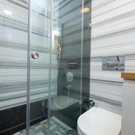 Entire Building For Large Groups And Families W Elevator And 5 Bathrooms Apartamento