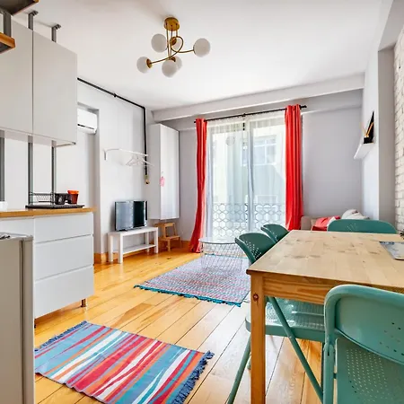 Entire Building For Large Groups And Families W Elevator And 5 Bathrooms