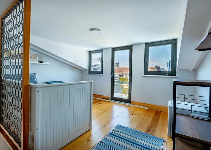 Entire Building For Large Groups And Families W Elevator And 5 Bathrooms *