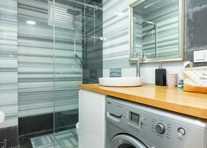 Entire Building For Large Groups And Families W Elevator And 5 Bathrooms Apartmán