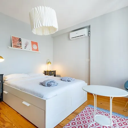 Entire Building For Large Groups And Families W Elevator And 5 Bathrooms *