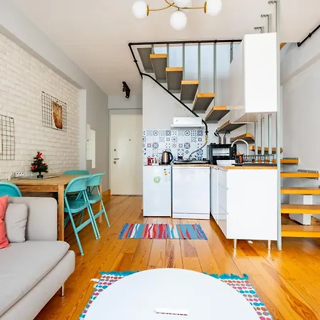 Entire Building For Large Groups And Families W Elevator And 5 Bathrooms Istanbul