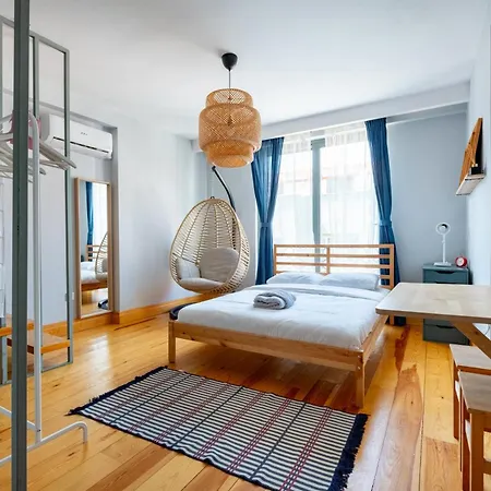 Lägenhet Entire Building For Large Groups And Families W Elevator And 5 Bathrooms *